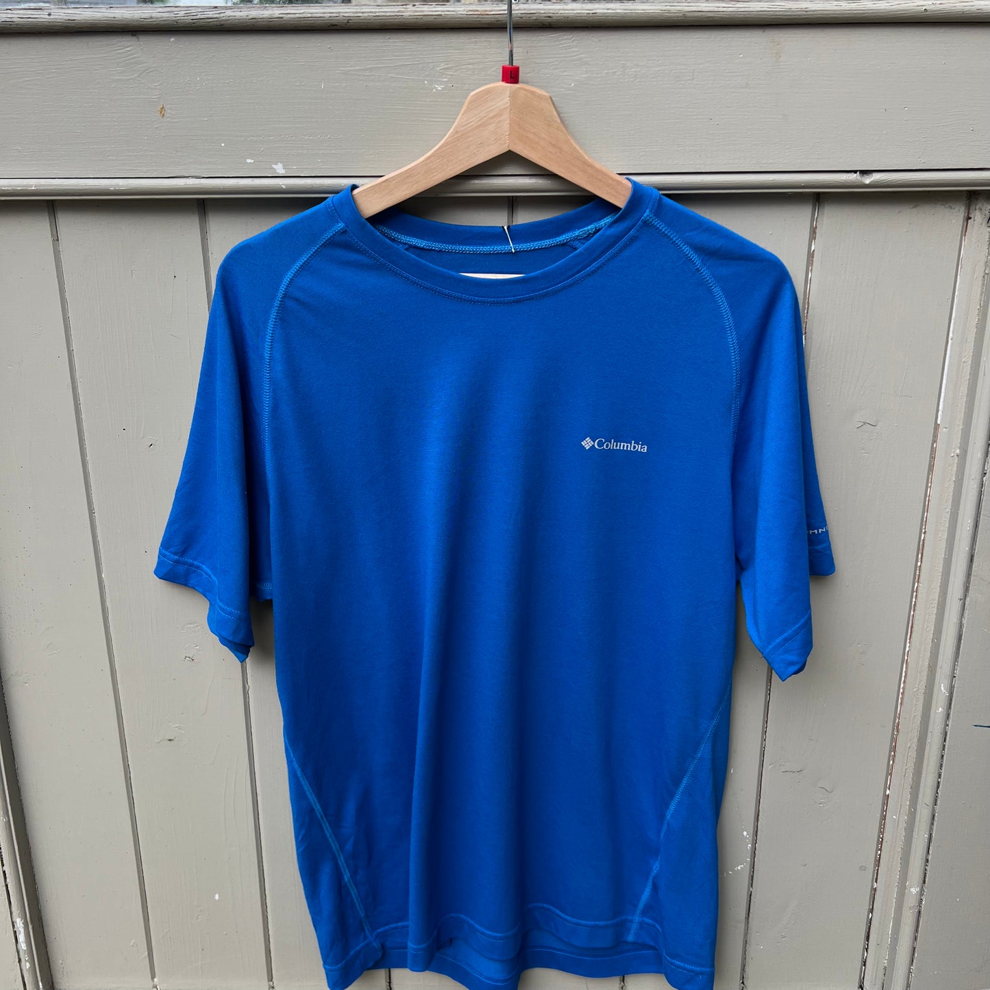 419 Columbia Active Wear T-shirt, Size Large