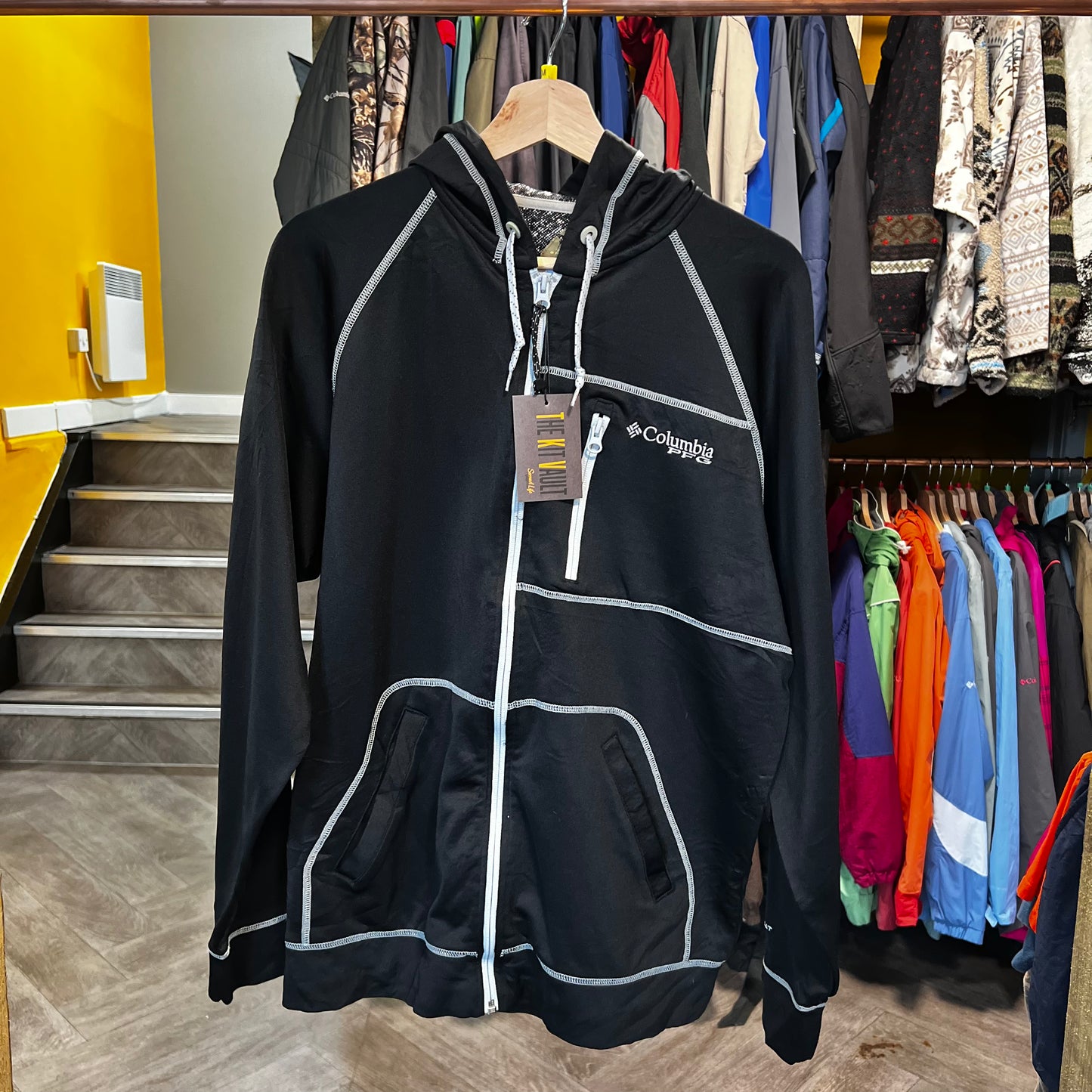 1459 Columbia PFG Hoodie, Size Medium