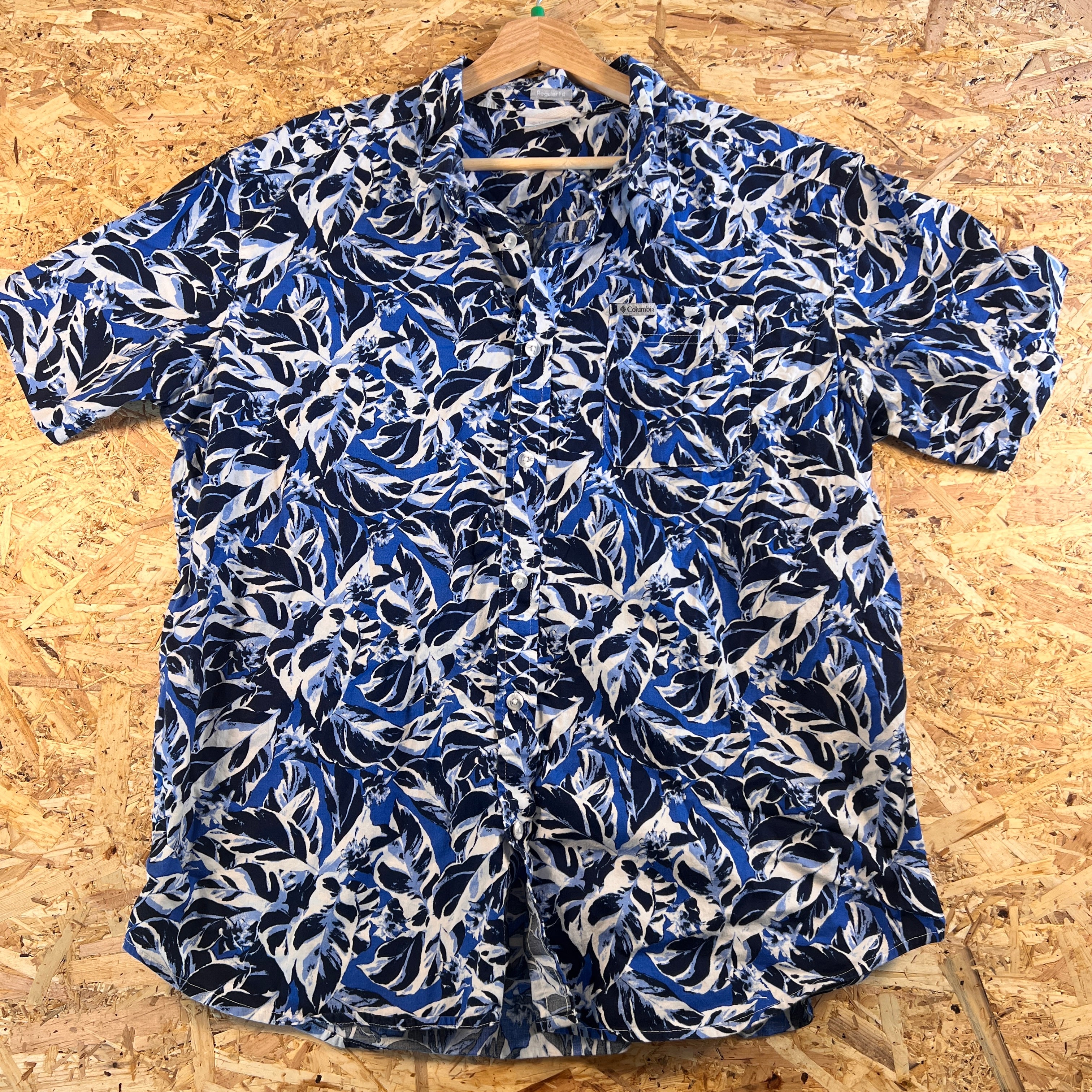 Mens Columbia Pattern Shirt XL