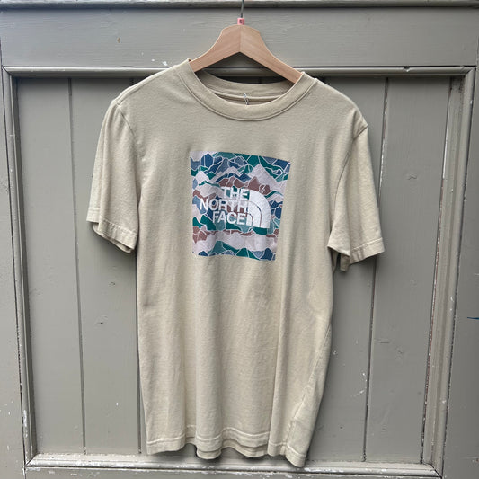 790 The North Face Graphic T-shirt, Size Small