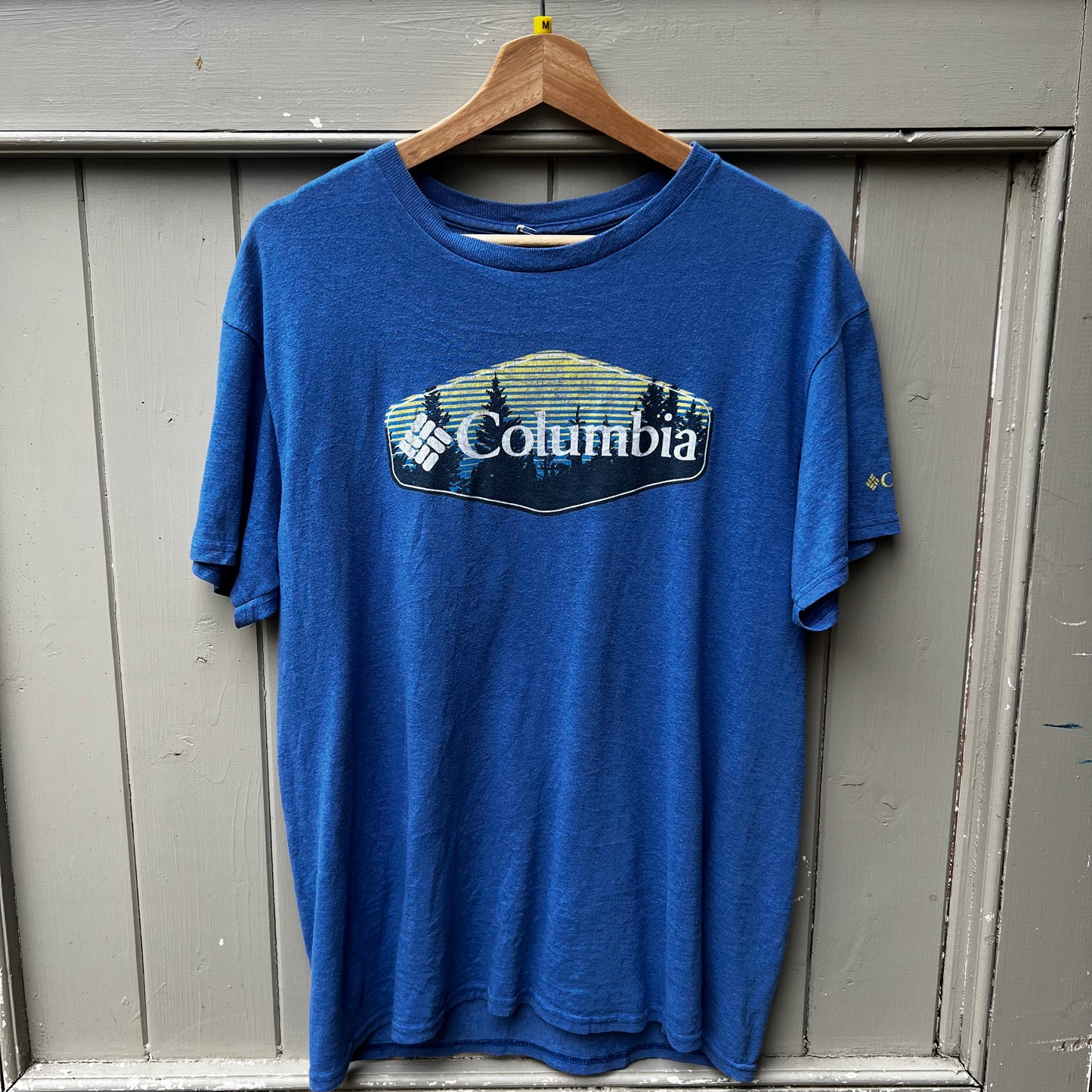 544 Columbia Graphic T-Shirt, Size Medium