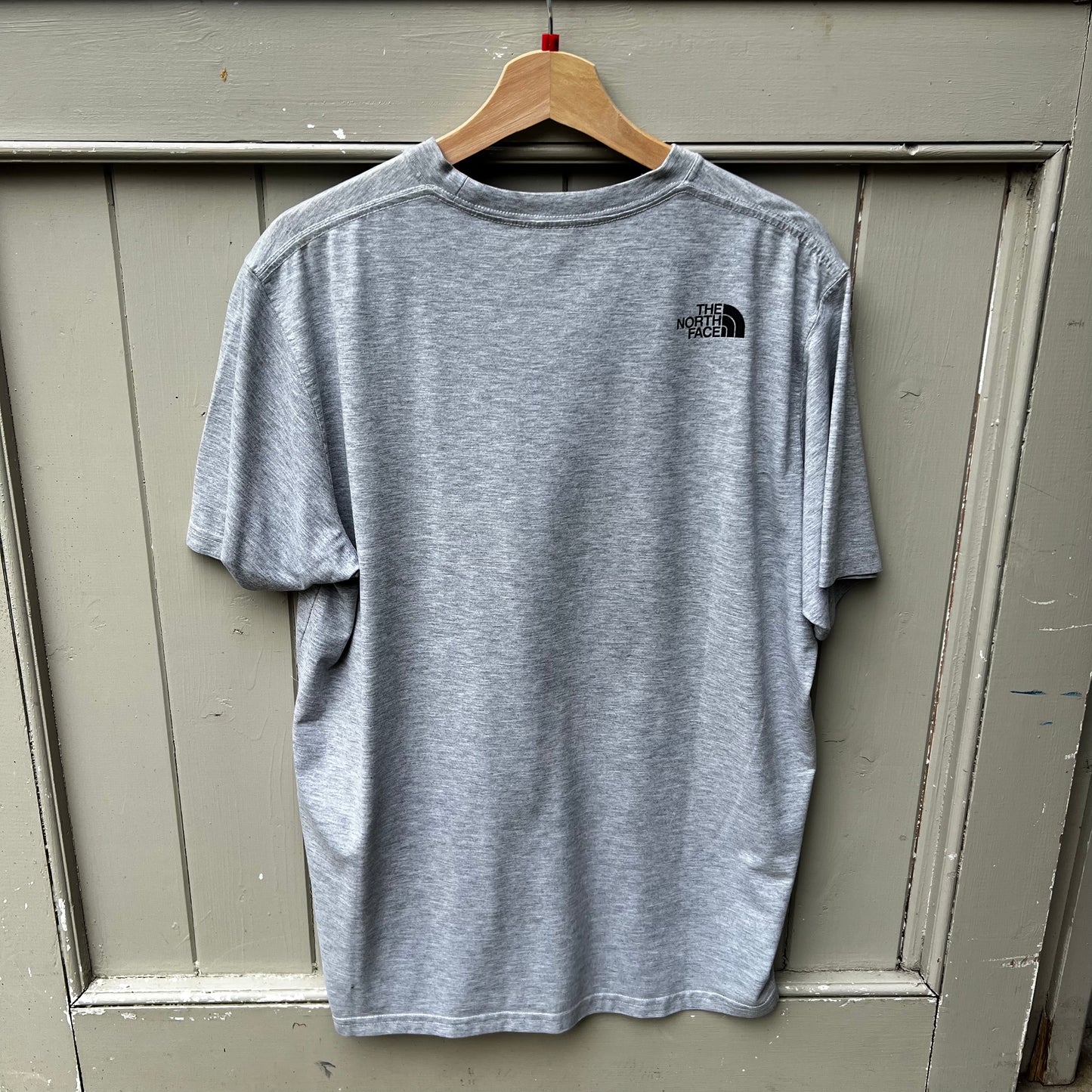 773 The North face Graphic T-Shirt, Size Large