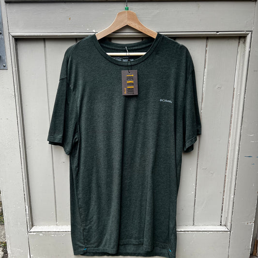 1624 Columbia Active T-Shirt, Size XL
