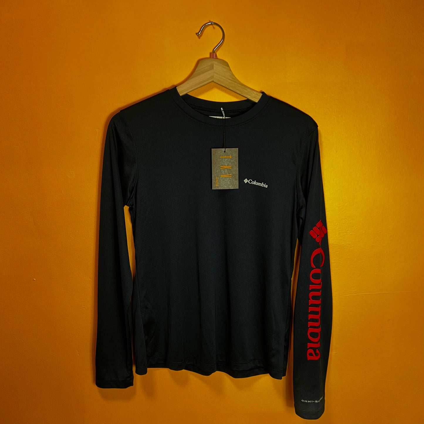 1665 Columbia Long Sleeve Graphic Top, Size Small