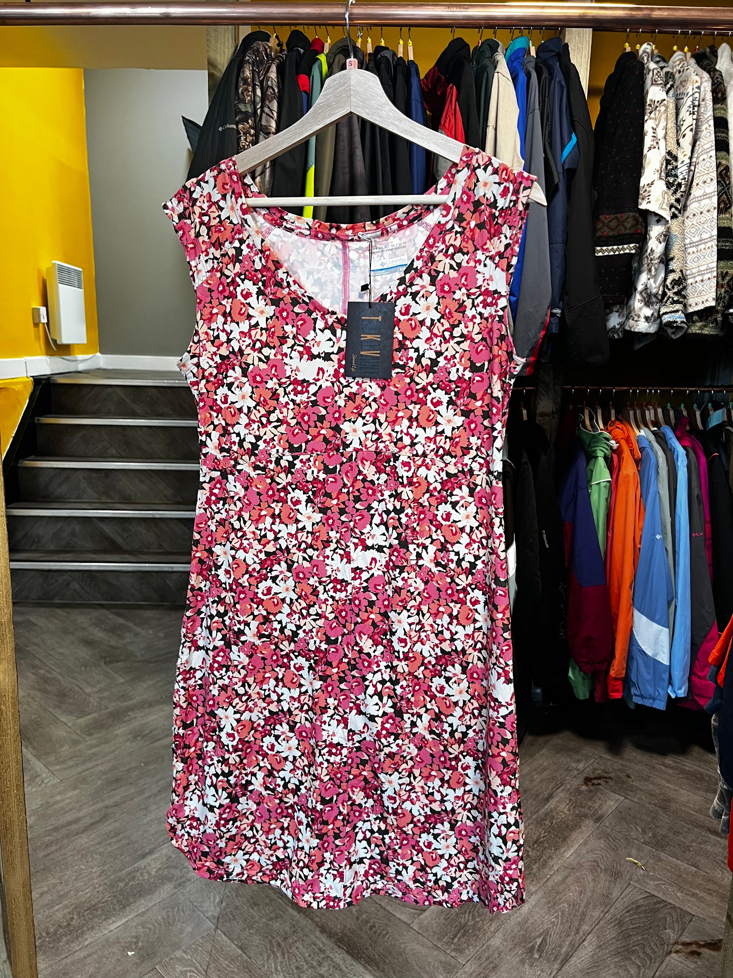 1329 Columbia Dress, Size Small
