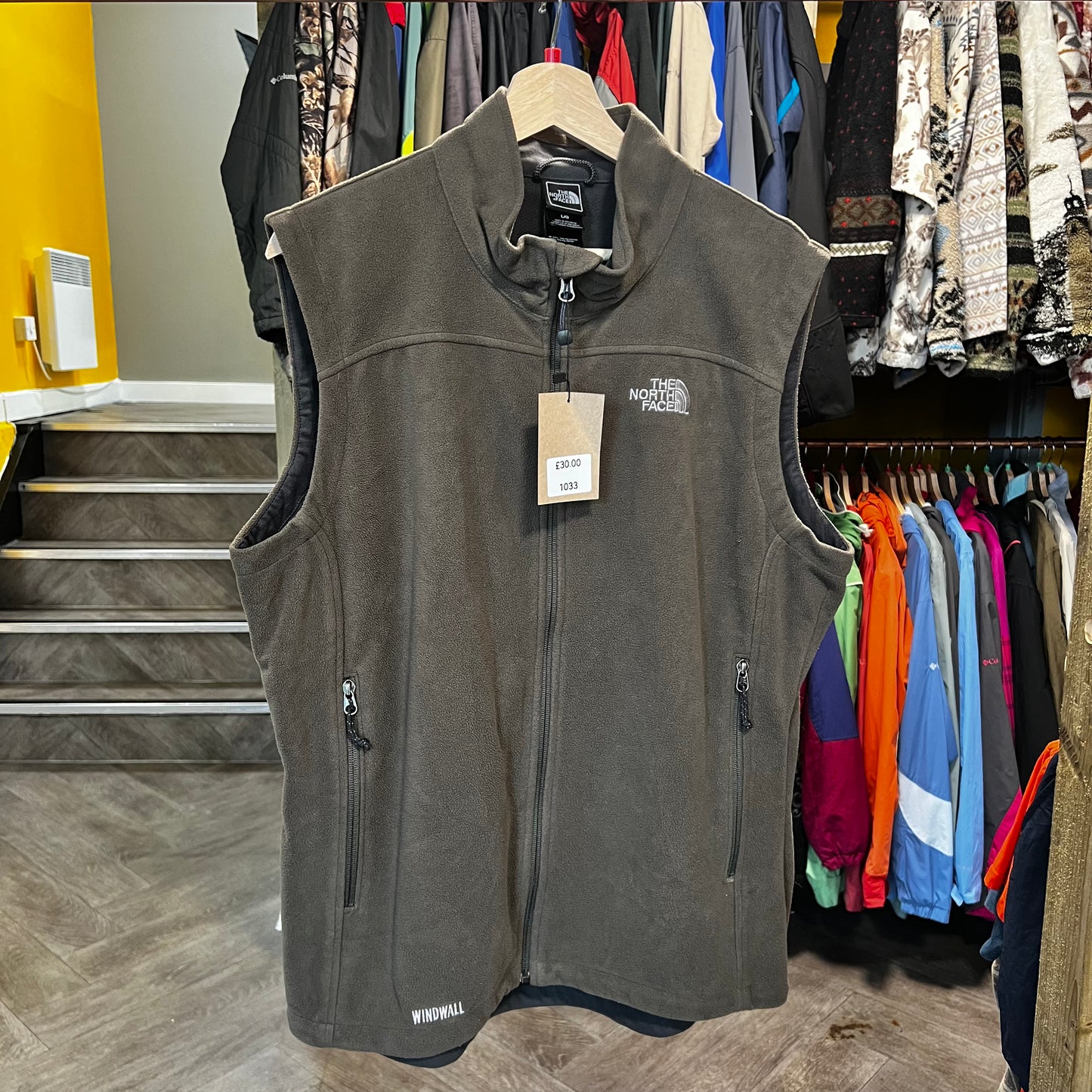 1033 The North Face Windwall Gilet, Size Large