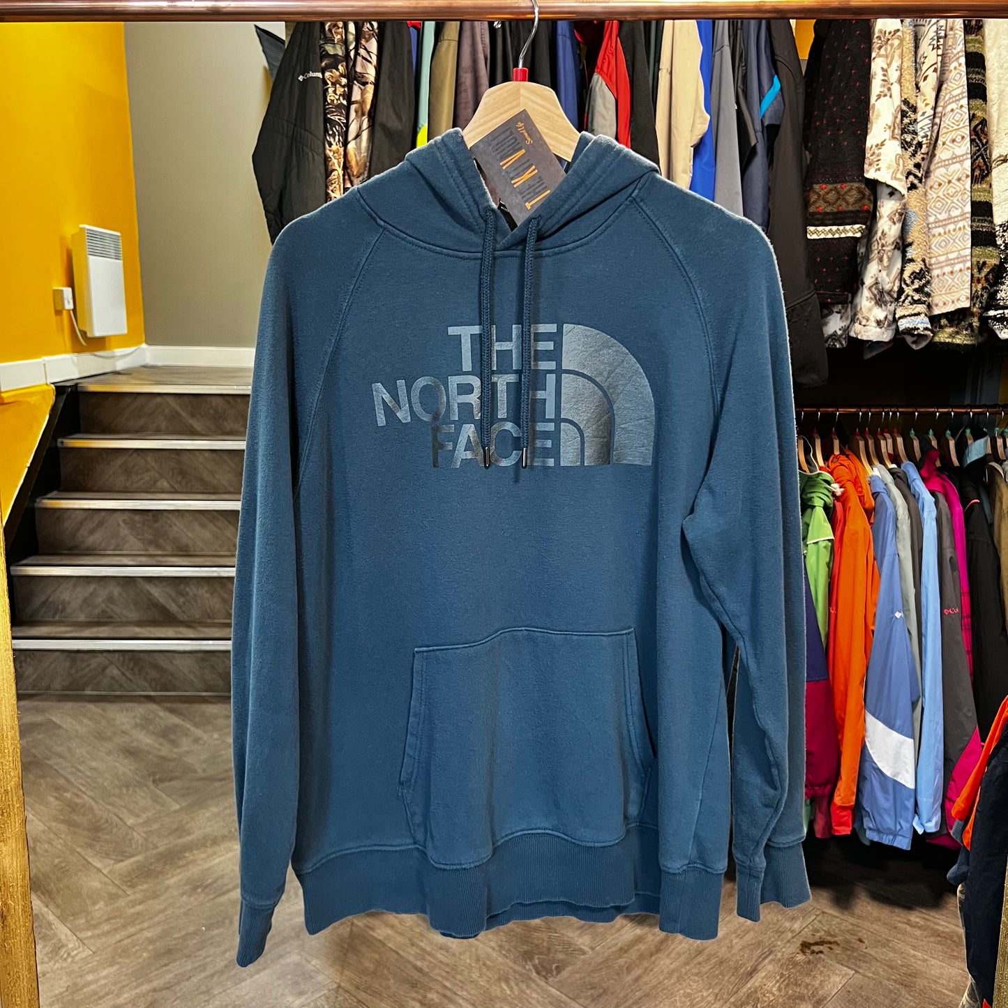 1124 The North Face Logo Hoodie, Size Large